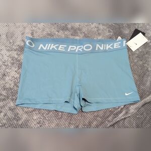Nike pro women's blue shorts Sz: XXL NWT